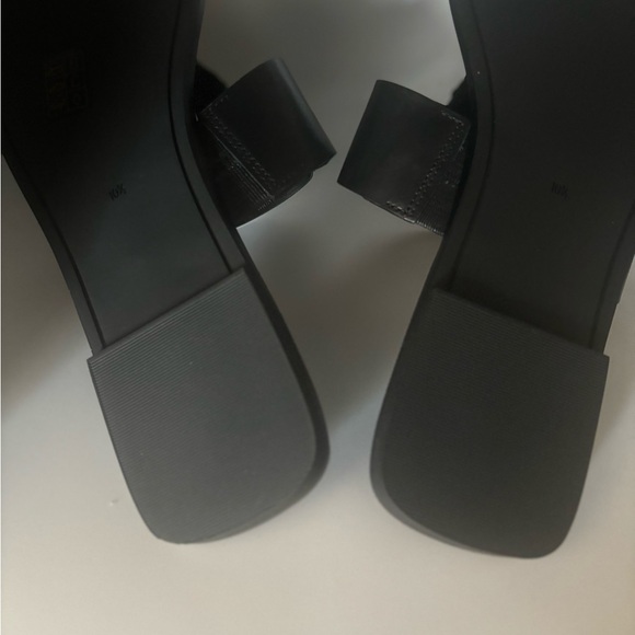 Tory Burch Georgia Thong Sandals NIB - Picture 5 of 9